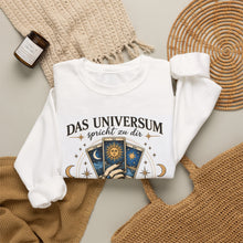 Lade das Bild in den Galerie-Viewer, Das Universum 💫 Unisex Heavy Blend™ Crewneck Sweatshirt
