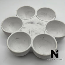 Lade das Bild in den Galerie-Viewer, Eierbecher Eierhalter Eiertablett aus Raysin in Marmoroptik Neu - NISER DESIGN