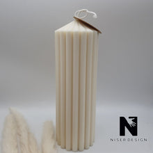 Lade das Bild in den Galerie-Viewer, Große Riffel Stumpen Kerze aus Raps Wachs nature Neu - NISER DESIGN