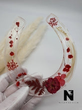 Lade das Bild in den Galerie-Viewer, Hufeisen LUNA mit roten Blumen personalisierbar - NISER DESIGN