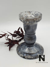 Lade das Bild in den Galerie-Viewer, Kerzenständer GLORY aus Resin in versch. Farben Neu - NISER DESIGN