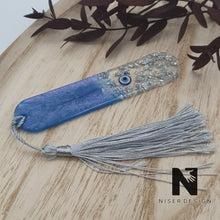 Lade das Bild in den Galerie-Viewer, Lesezeichen BLUEEYE aus Resin in metallic blau mit Nazar Auge und silber Flakes Neu - NISER DESIGN