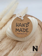 Lade das Bild in den Galerie-Viewer, Muschel Kerze Rapswachs Neu - NISER DESIGN