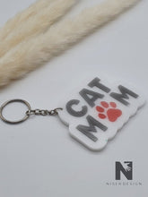 Lade das Bild in den Galerie-Viewer, Schlüsselanhänger "CatMom" weiß - NISER DESIGN