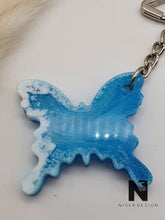 Lade das Bild in den Galerie-Viewer, Schlüsselanhänger Schmetterling DONNA blau weiß - NISER DESIGN