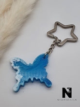 Lade das Bild in den Galerie-Viewer, Schlüsselanhänger Schmetterling DONNA blau weiß - NISER DESIGN