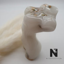 Lade das Bild in den Galerie-Viewer, Skulptur "MissWhite" - NISER DESIGN