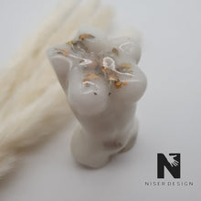 Lade das Bild in den Galerie-Viewer, Skulptur "MissWhite" - NISER DESIGN