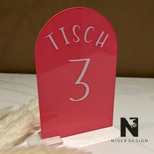 Lade das Bild in den Galerie-Viewer, Tischschild Aufsteller MARIE Hochzeit Feier halbrund personalisierbar Neu - NISER DESIGN