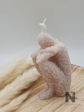 Lade das Bild in den Galerie-Viewer, Abstrakt Man Thinker Kerze beige Neu - NISER DESIGN