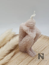 Lade das Bild in den Galerie-Viewer, Abstrakt Man Thinker Kerze beige Neu - NISER DESIGN