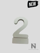 Lade das Bild in den Galerie-Viewer, Aufsteller mit Geburtstag Zahlen neu - NISER DESIGN