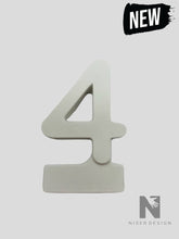 Lade das Bild in den Galerie-Viewer, Aufsteller mit Geburtstag Zahlen neu - NISER DESIGN