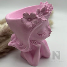 Lade das Bild in den Galerie-Viewer, Blumenmädchen Blumentopf B - Ware - NISER DESIGN