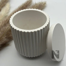 Lade das Bild in den Galerie-Viewer, Geriffelte Dose mit Deckel neu - NISER DESIGN