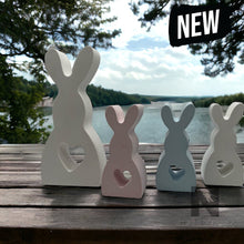 Lade das Bild in den Galerie-Viewer, Hase mit Herz HOPPEL neu - NISER DESIGN