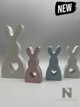 Lade das Bild in den Galerie-Viewer, Hase mit Herz HOPPEL neu - NISER DESIGN