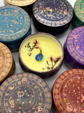 Lade das Bild in den Galerie-Viewer, Sternzeichen Duftkerzen Vanille