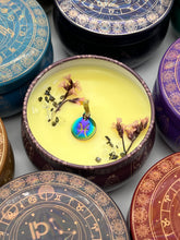 Lade das Bild in den Galerie-Viewer, Sternzeichen Duftkerzen Vanille