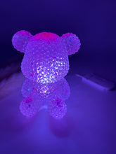 Lade das Bild in den Galerie-Viewer, Diamond Bärchen Lampe rosa FRECKEL