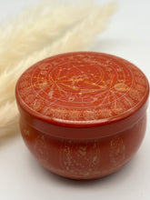 Lade das Bild in den Galerie-Viewer, Sternzeichen Duftkerzen Vanille