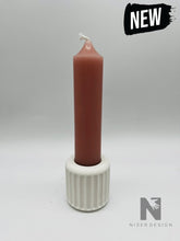 Lade das Bild in den Galerie-Viewer, Kerzenhalter GEORGE geriffelt neu - NISER DESIGN