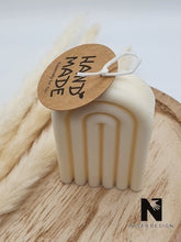 Lade das Bild in den Galerie-Viewer, Regenbogen Kerze Rapswachs Neu - NISER DESIGN