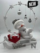 Lade das Bild in den Galerie-Viewer, Schneemann Schlitten versch. Varianten neu - NISER DESIGN