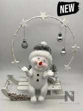Lade das Bild in den Galerie-Viewer, Schneemann Schlitten versch. Varianten neu - NISER DESIGN