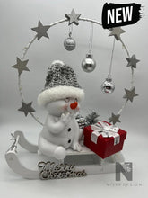 Lade das Bild in den Galerie-Viewer, Schneemann Schlitten versch. Varianten neu - NISER DESIGN