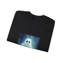 Lade das Bild in den Galerie-Viewer, Midnight Run 😶‍🌫️ Unisex Heavy Blend™ Crewneck Sweatshirt
