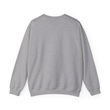 Lade das Bild in den Galerie-Viewer, Midnight Run 😶‍🌫️ Unisex Heavy Blend™ Crewneck Sweatshirt
